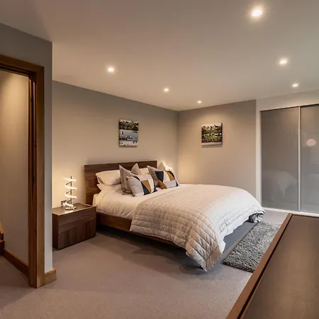 Midways, Stunning Retreat In The Heart Of Holiday home *