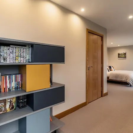 Midways, Stunning Retreat In The Heart Of Bowness-on-Windermere