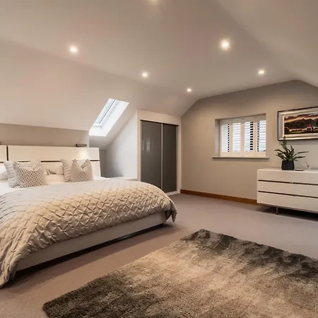 Midways, Stunning Retreat In The Heart Of
