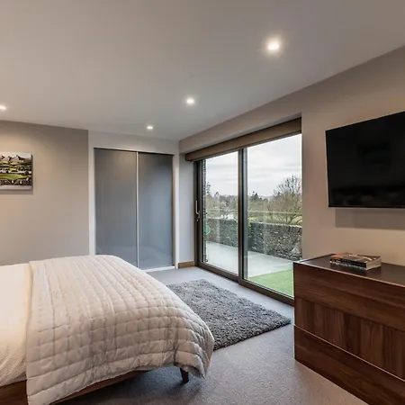 Midways, Stunning Retreat In The Heart Of Nyaraló