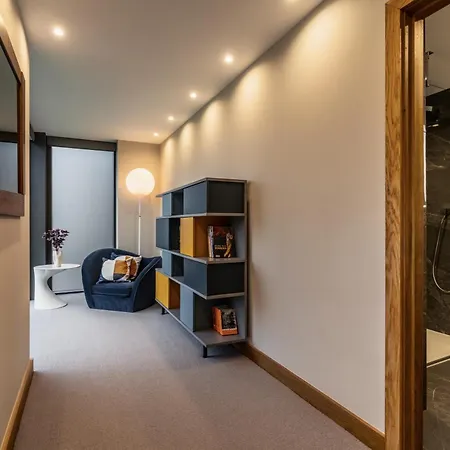 Midways, Stunning Retreat In The Heart Of Holiday home