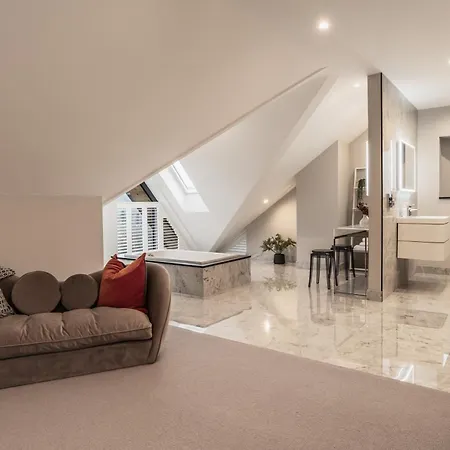 Midways, Stunning Retreat In The Heart Of Bowness-on-Windermere