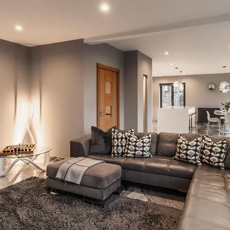 Midways, Stunning Retreat In The Heart Of Nyaraló Bowness-on-Windermere