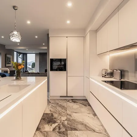 Nyaraló Midways, Stunning Retreat In The Heart Of Bowness-on-Windermere