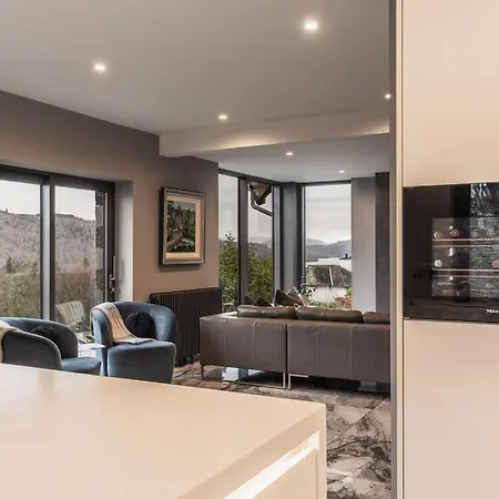 Midways, Stunning Retreat In The Heart Of * Bowness-on-Windermere