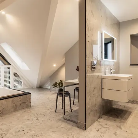 Midways, Stunning Retreat In The Heart Of Holiday home