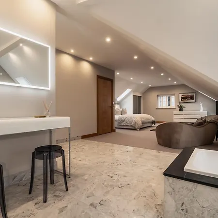 Nyaraló Midways, Stunning Retreat In The Heart Of