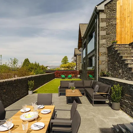 Nyaraló Midways, Stunning Retreat In The Heart Of