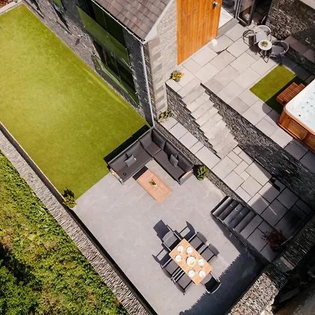 Midways, Stunning Retreat In The Heart Of Nyaraló Bowness-on-Windermere