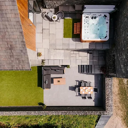 Midways, Stunning Retreat In The Heart Of