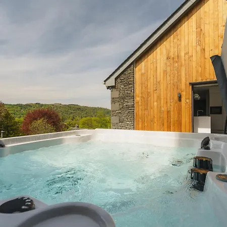 Midways, Stunning Retreat In The Heart Of Nyaraló